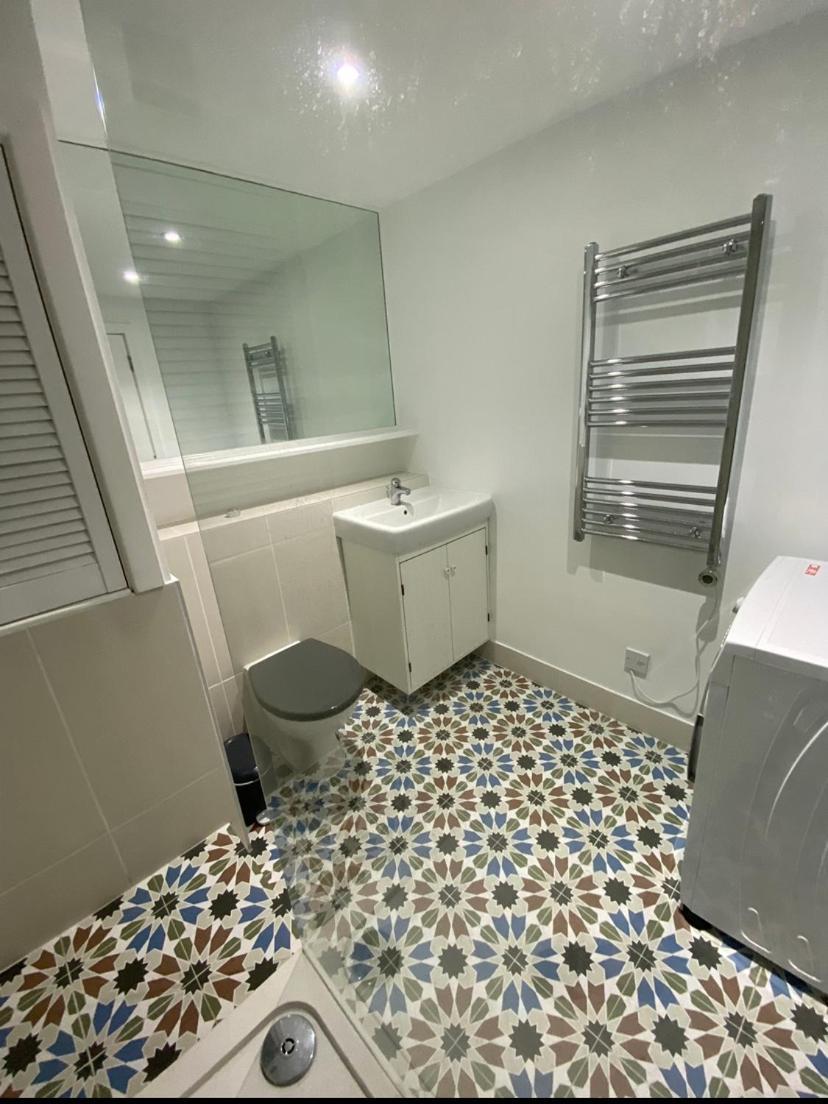 Amazing Floor Flat With View *